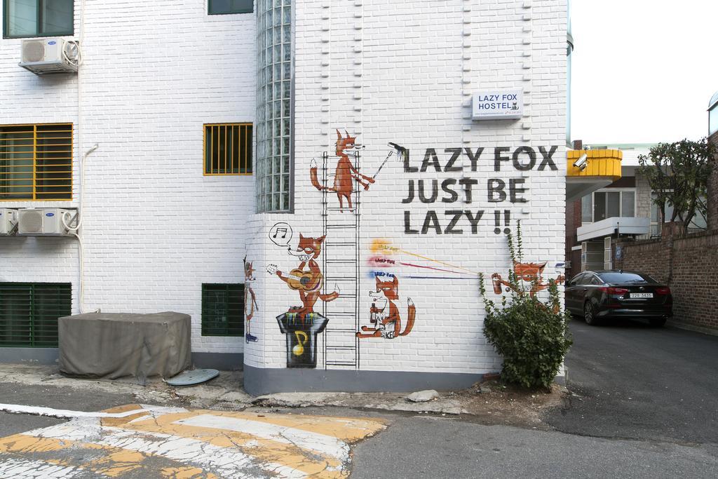 Hongdae Lazy Fox Hostel In Seoul Exterior photo