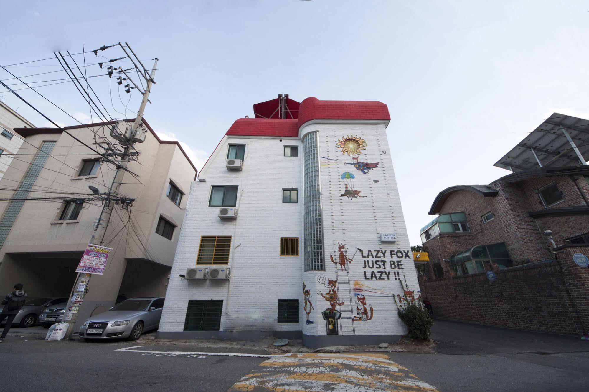 Hongdae Lazy Fox Hostel In Seoul Exterior photo